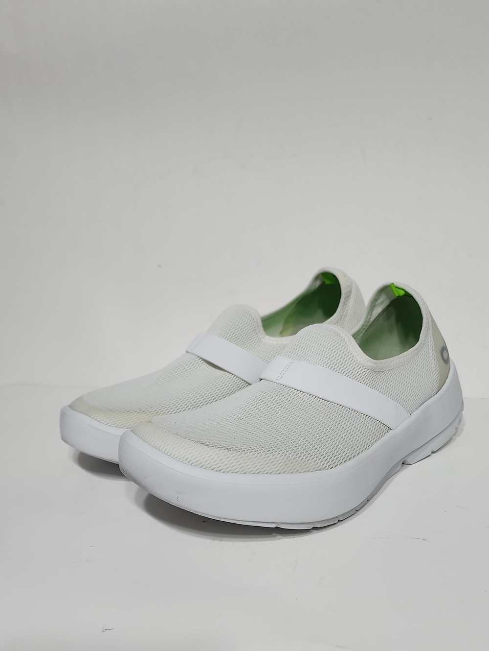 OOFOS Womens White Casual Flats Size 9 M EU 40